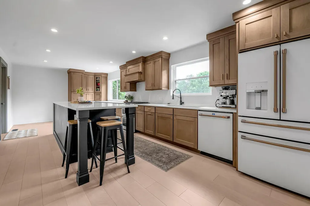 2004 Shadybrook Lane Lexington KY 40502