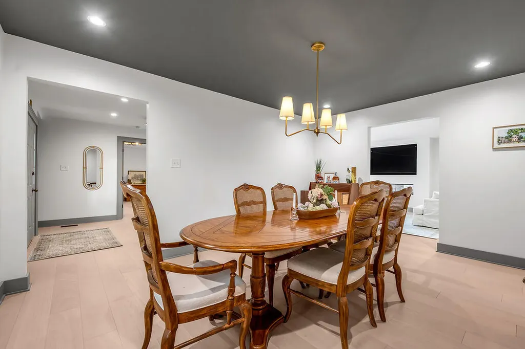 2004 Shadybrook Lane Lexington KY 40502