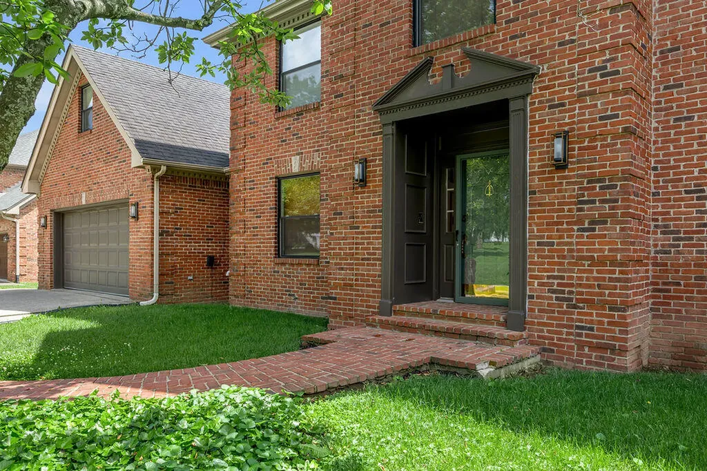 2004 Shadybrook Lane Lexington KY 40502