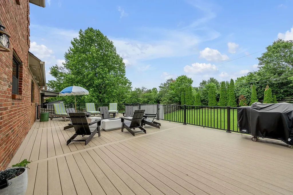 2004 Shadybrook Lane Lexington KY 40502