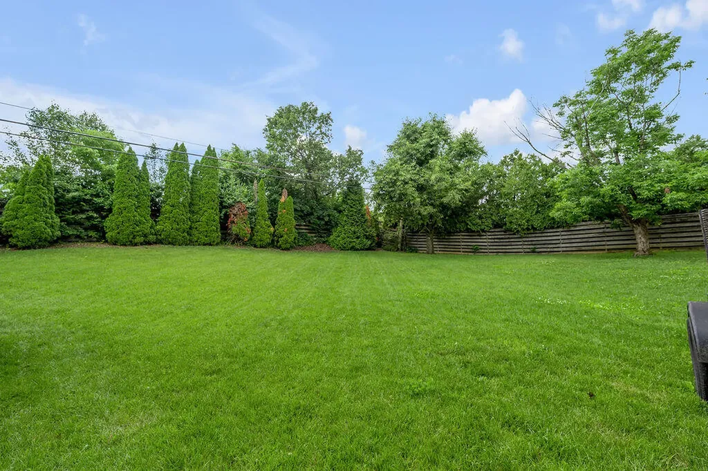 2004 Shadybrook Lane Lexington KY 40502