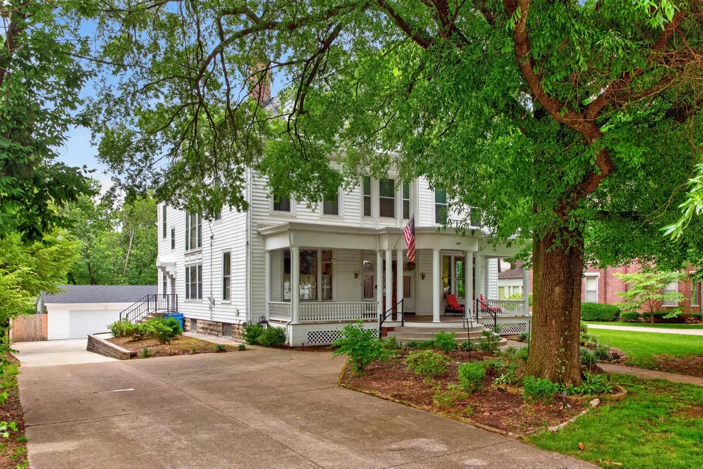 229 W Lexington Avenue Danville KY 40422