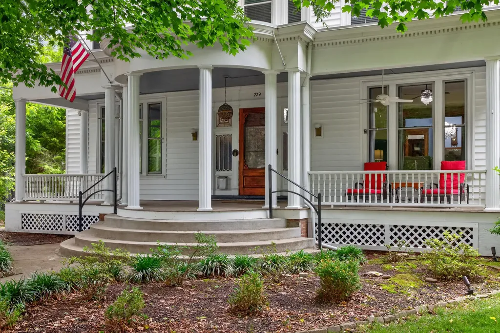 229 W Lexington Avenue Danville KY 40422