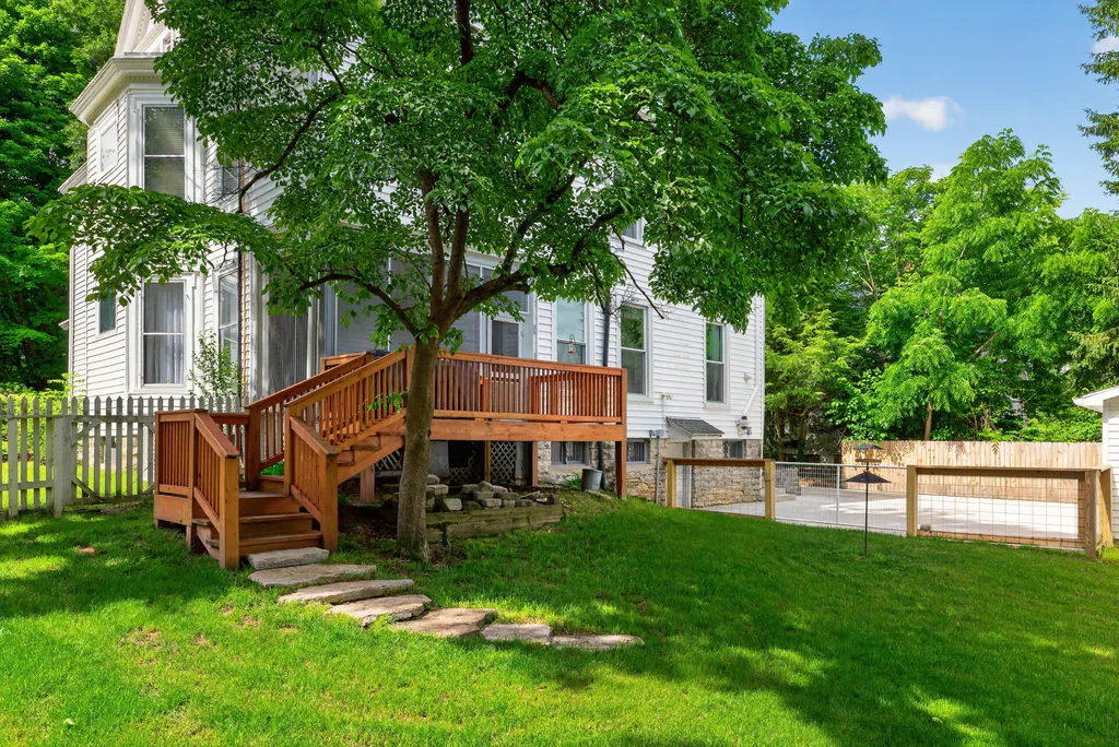 229 W Lexington Avenue Danville KY 40422