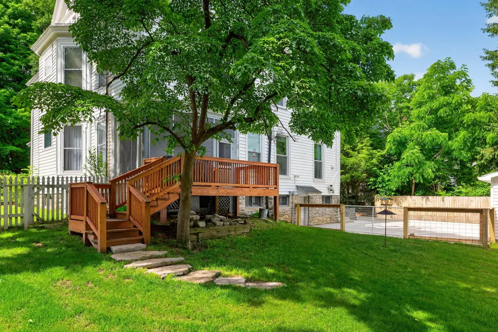 229 W Lexington Avenue Danville KY 40422