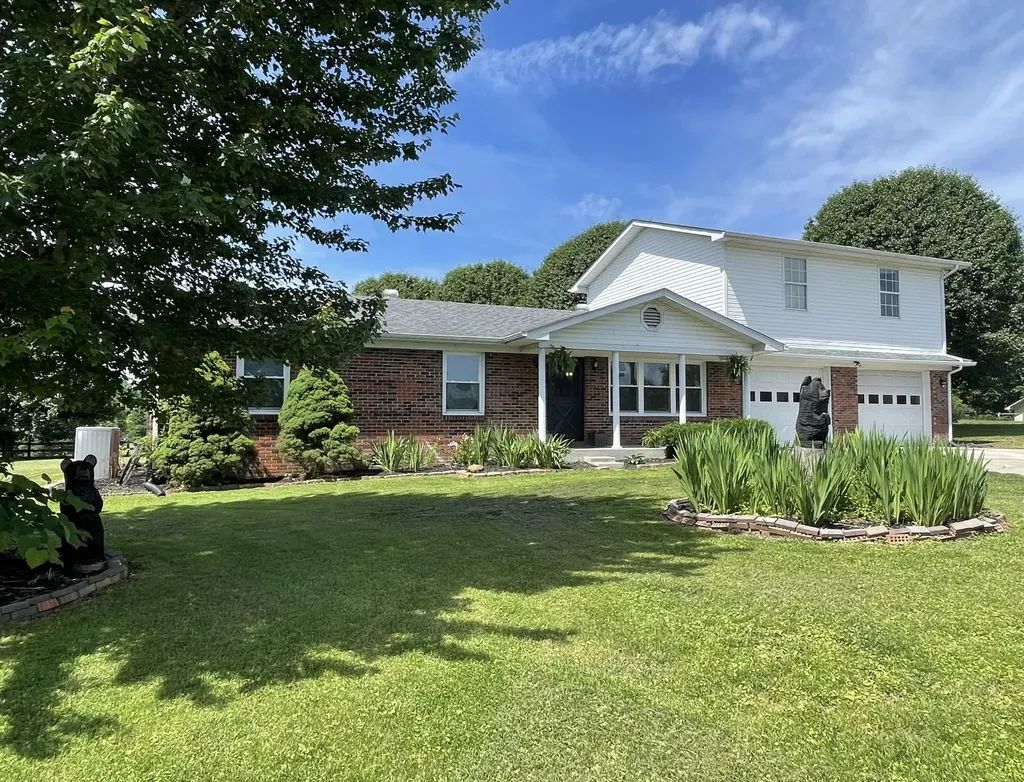 35 Barker Spur Road Lily KY 40740