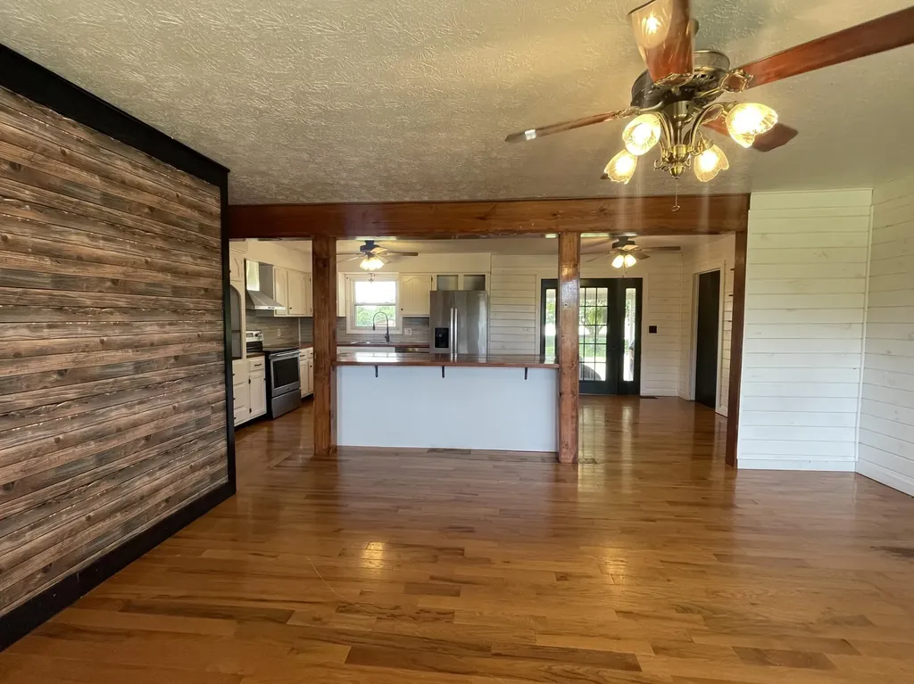 35 Barker Spur Road Lily KY 40740