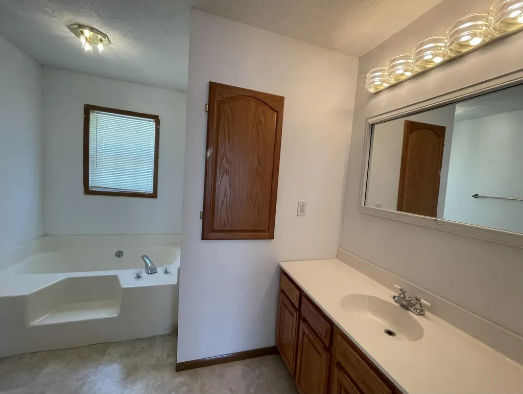35 Barker Spur Road Lily KY 40740