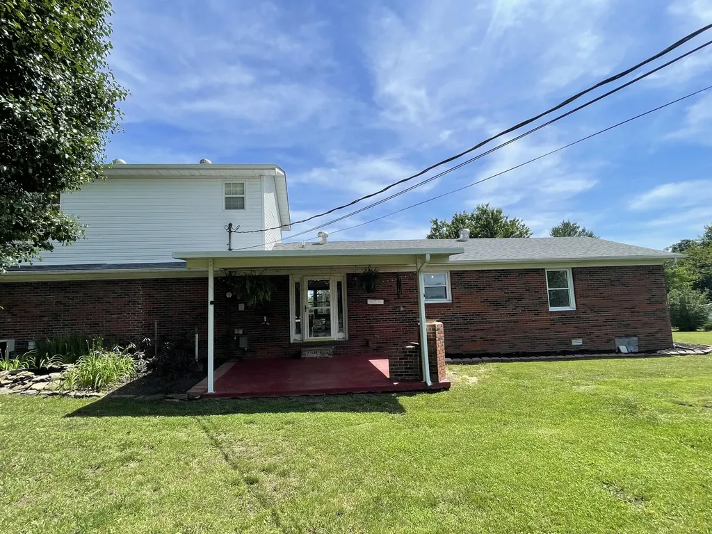 35 Barker Spur Road Lily KY 40740