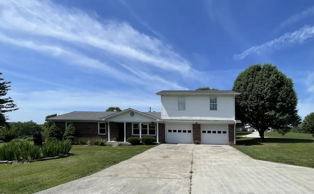 35 Barker Spur Road Lily KY 40740
