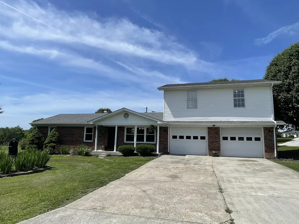 35 Barker Spur Road Lily KY 40740