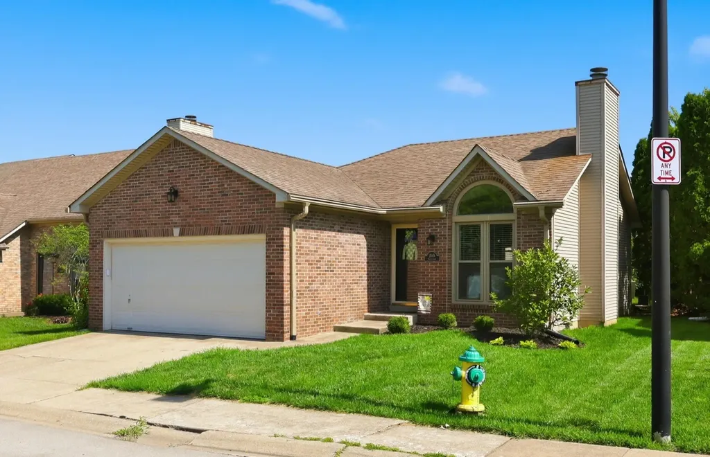 2045 Glade Lane Lexington KY 40513