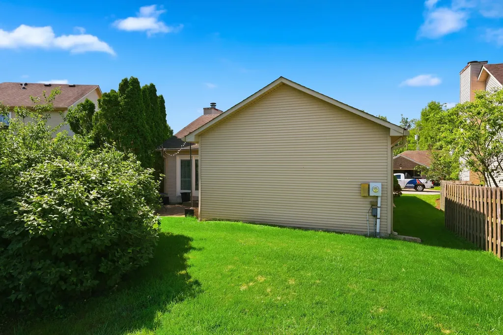 2045 Glade Lane Lexington KY 40513