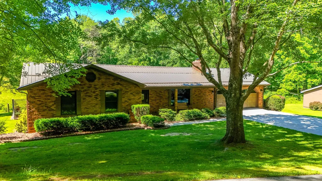 2774 Sasser Road London KY 40744