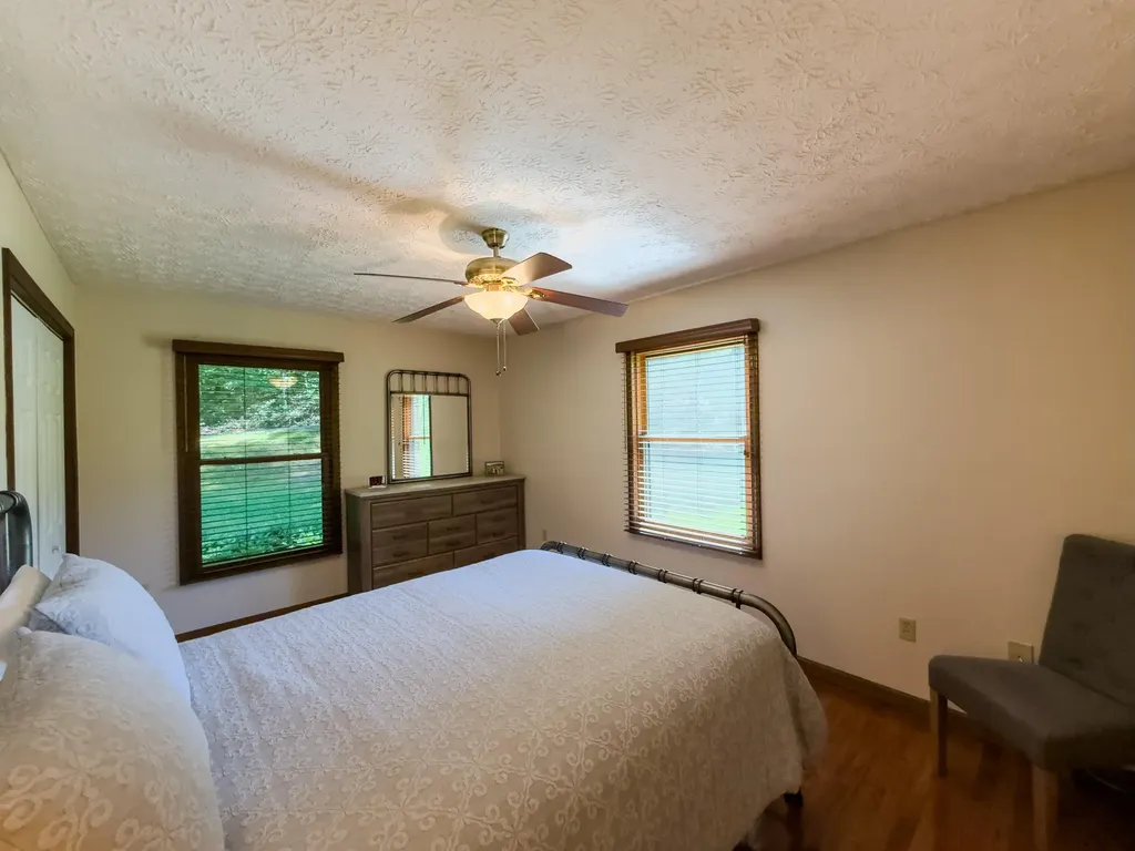 2774 Sasser Road London KY 40744