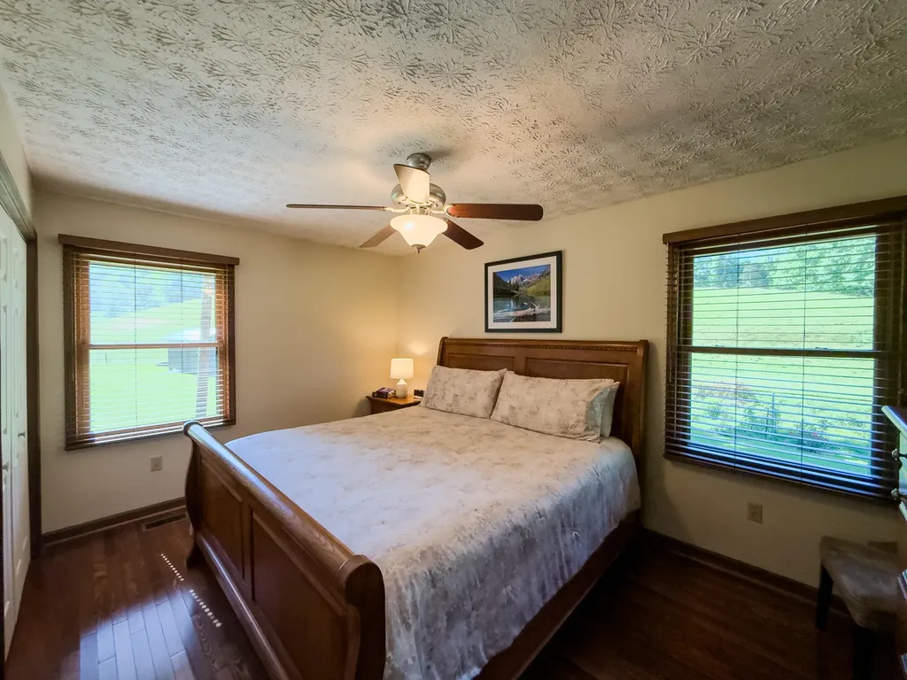 2774 Sasser Road London KY 40744