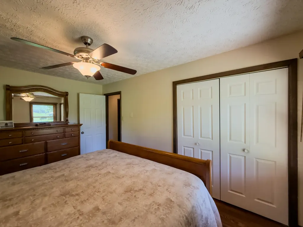 2774 Sasser Road London KY 40744