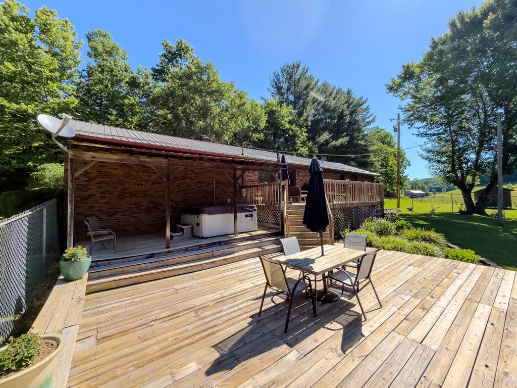 2774 Sasser Road London KY 40744