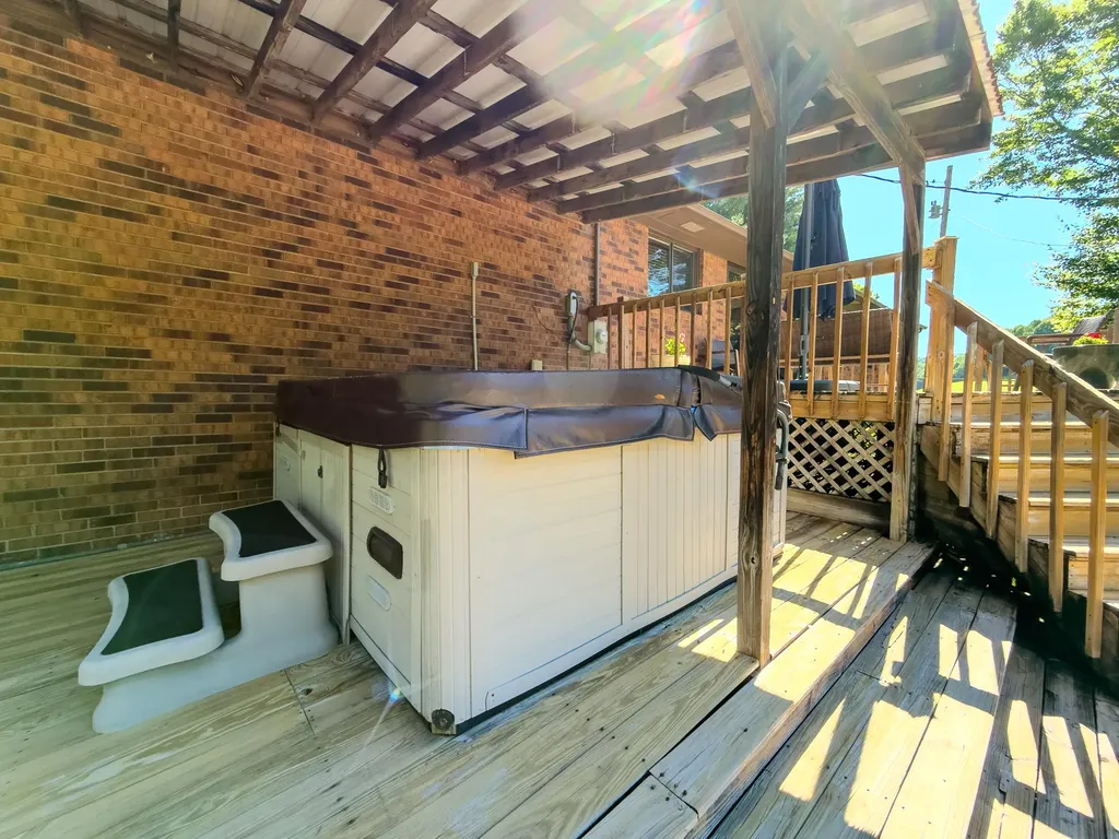 2774 Sasser Road London KY 40744