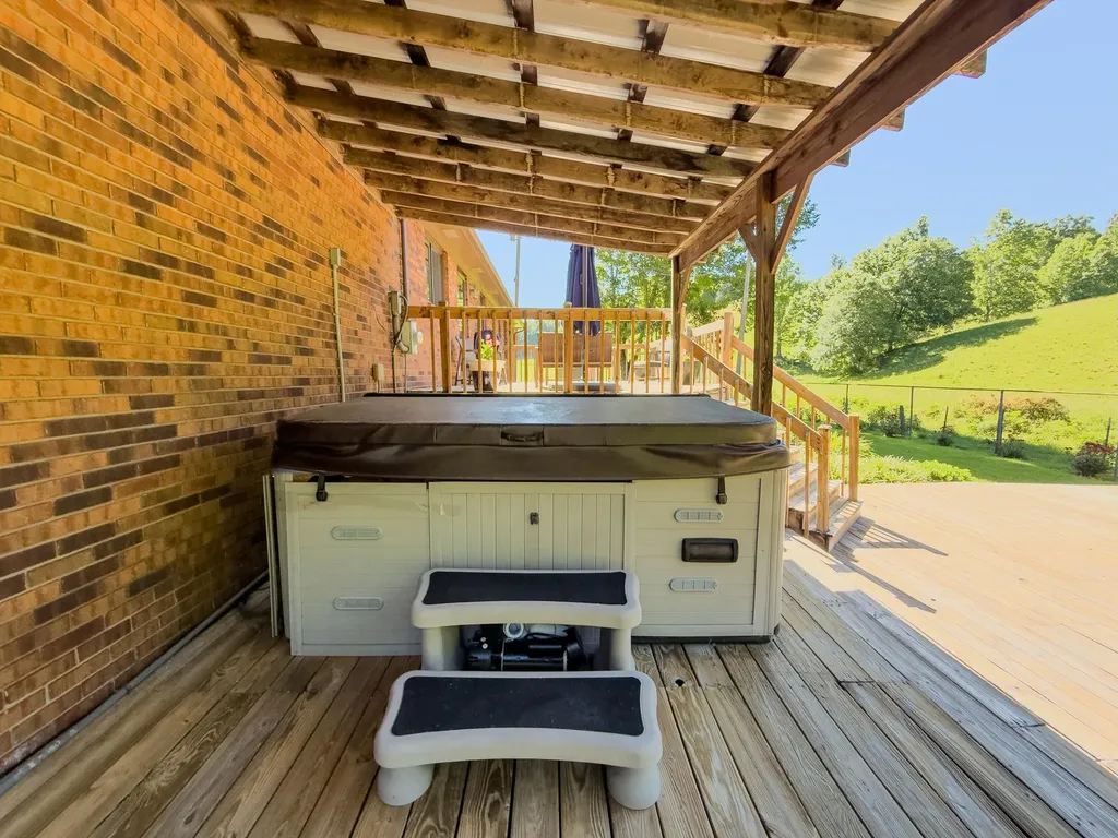 2774 Sasser Road London KY 40744