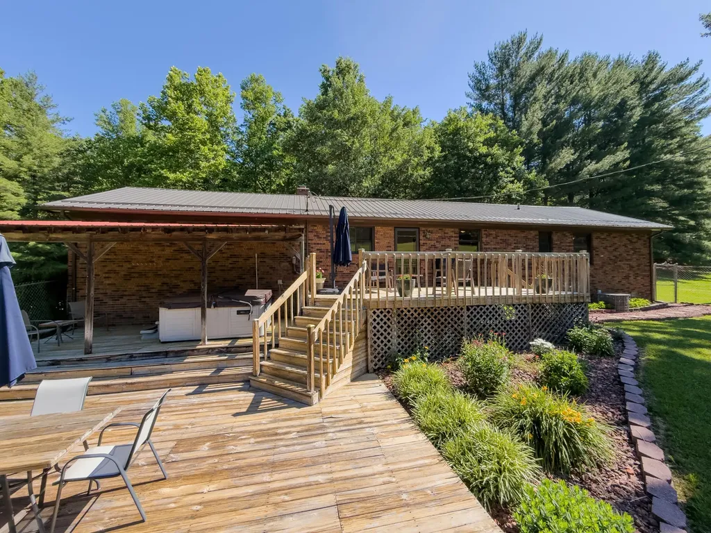 2774 Sasser Road London KY 40744