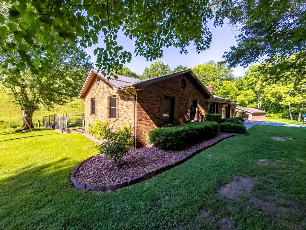 2774 Sasser Road London KY 40744