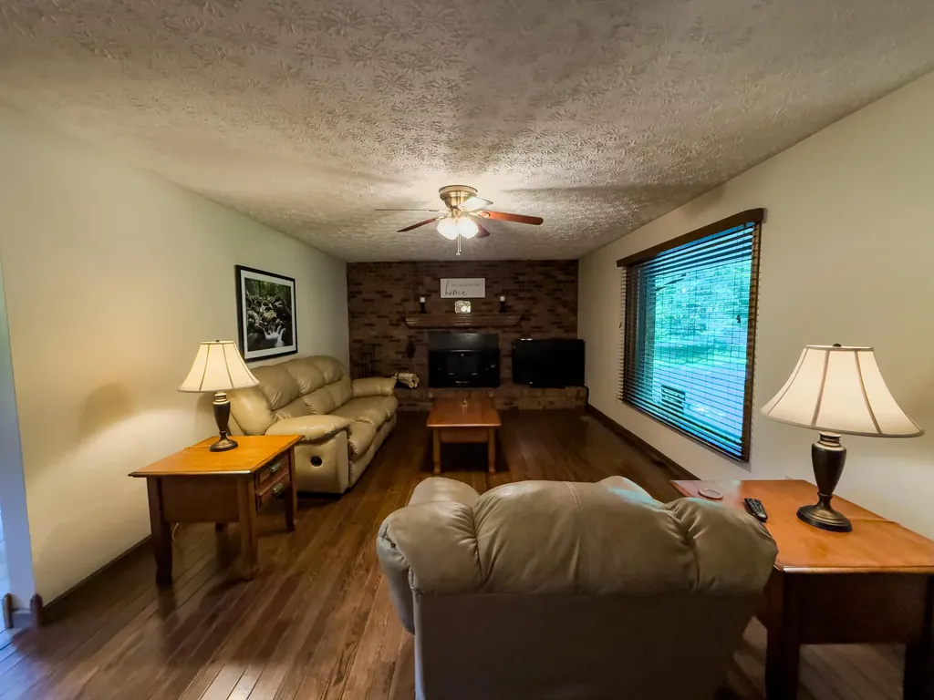 2774 Sasser Road London KY 40744