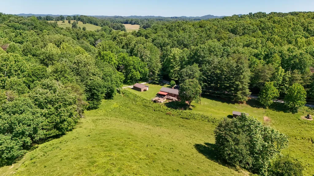2774 Sasser Road London KY 40744