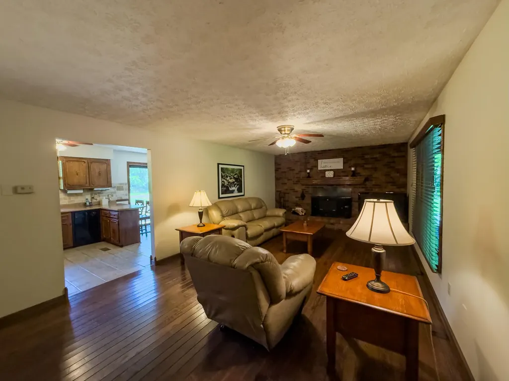 2774 Sasser Road London KY 40744
