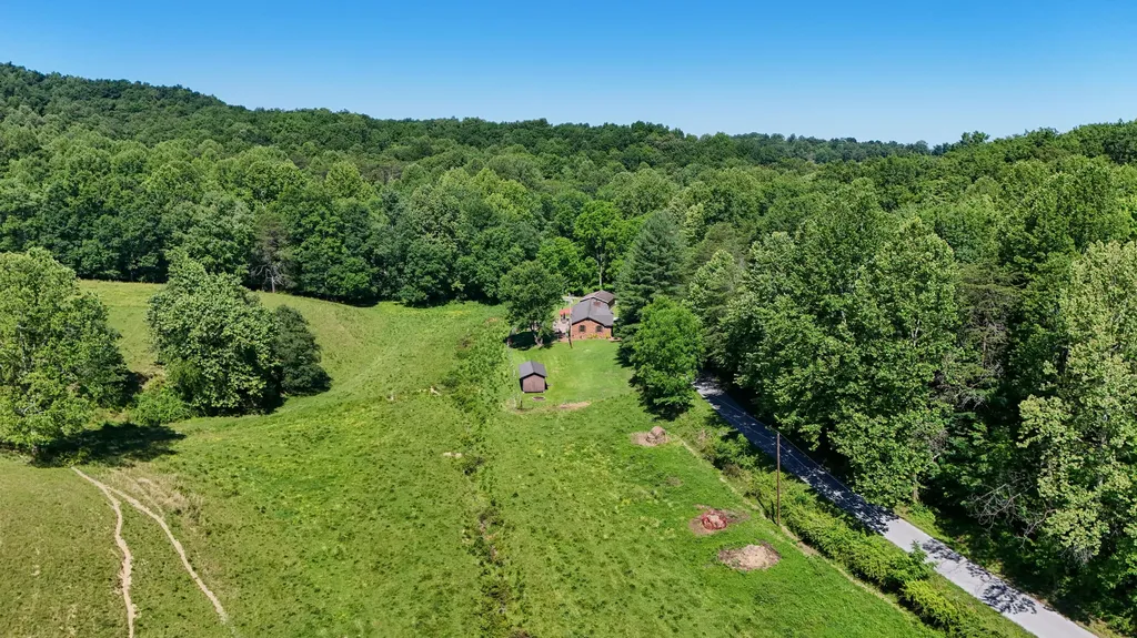 2774 Sasser Road London KY 40744