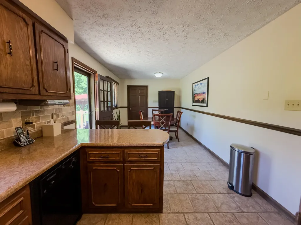 2774 Sasser Road London KY 40744