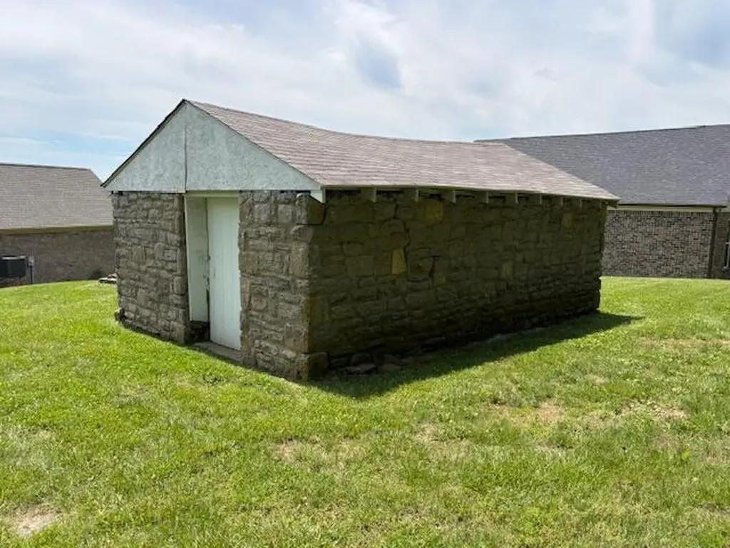 463 Cardwell Lane Frankfort KY 40601