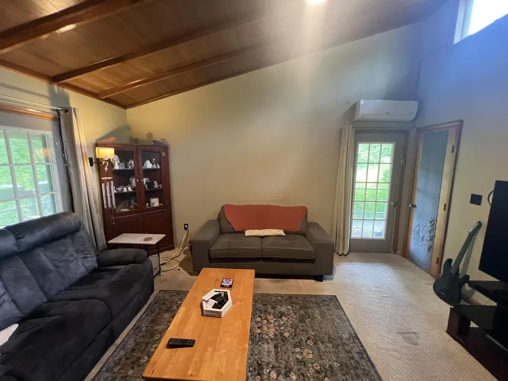 1227 Little Crooked Creek Road Lawrenceburg KY 40342