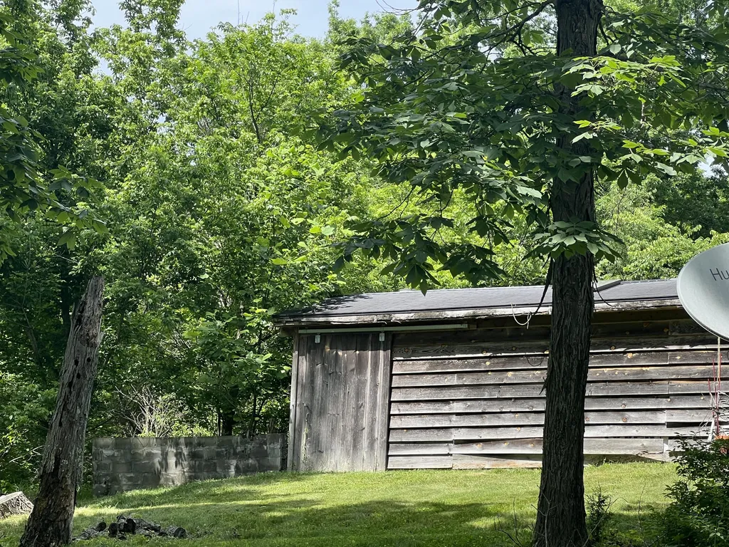 1227 Little Crooked Creek Road Lawrenceburg KY 40342