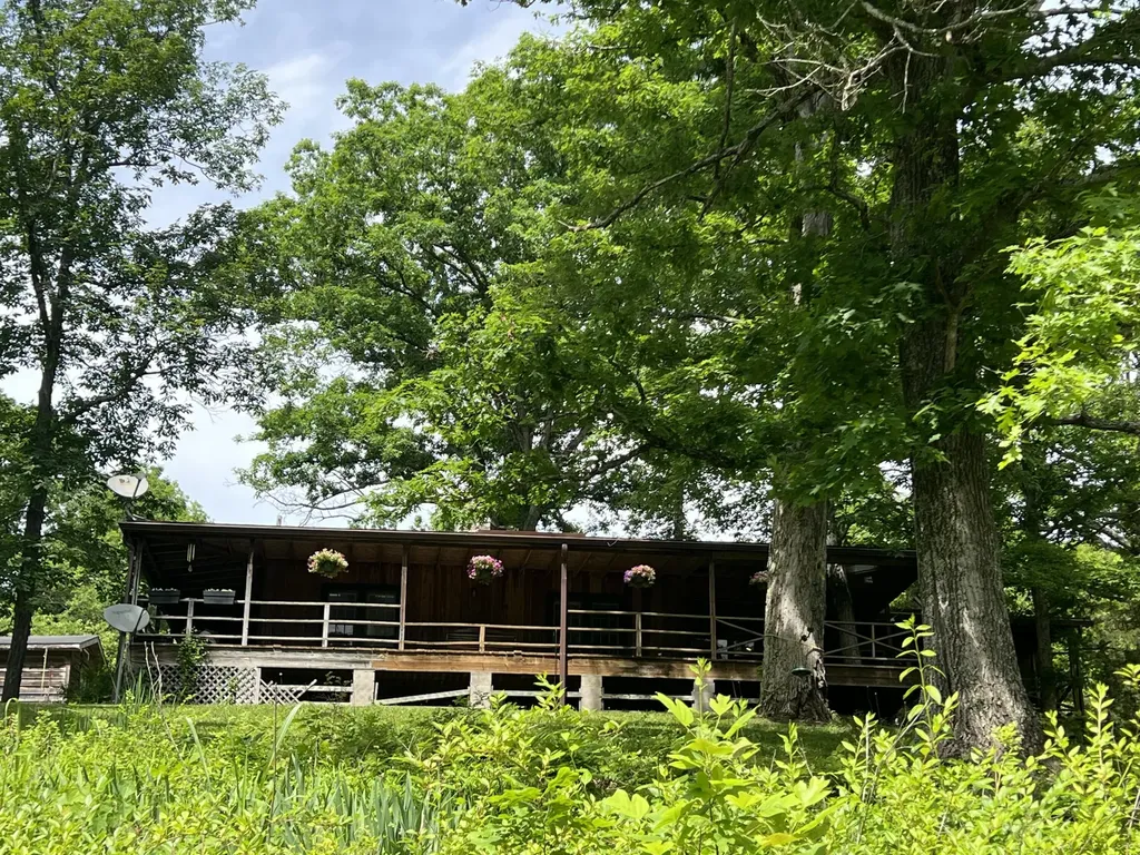1227 Little Crooked Creek Road Lawrenceburg KY 40342