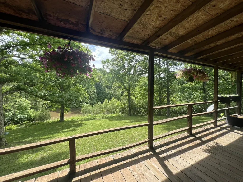 1227 Little Crooked Creek Road Lawrenceburg KY 40342