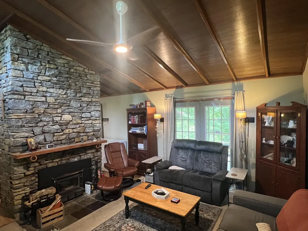 1227 Little Crooked Creek Road Lawrenceburg KY 40342