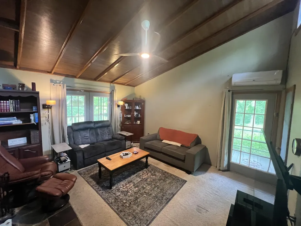 1227 Little Crooked Creek Road Lawrenceburg KY 40342