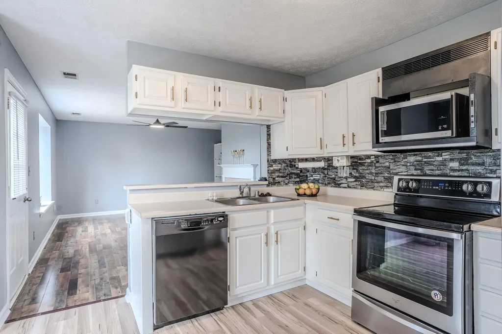 1109 Narrow Lane Lexington KY 40517