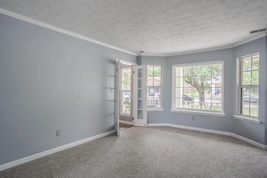 1109 Narrow Lane Lexington KY 40517
