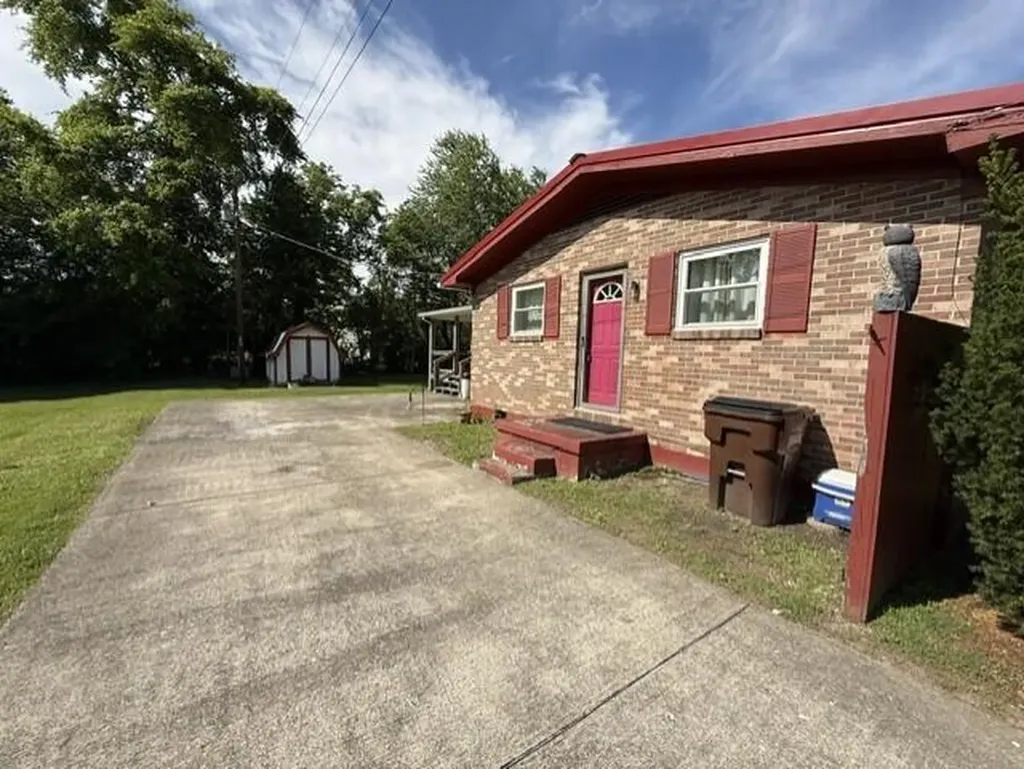 88 Plum Street Stanton KY 40380