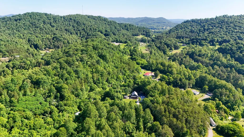 240 Kingtown Road Barbourville KY 40906
