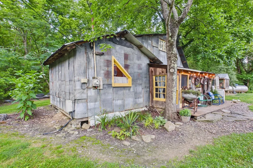 240 Kingtown Road Barbourville KY 40906
