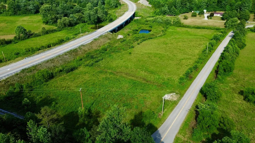 31 Hayes Creek Road Pine Knot KY 42635