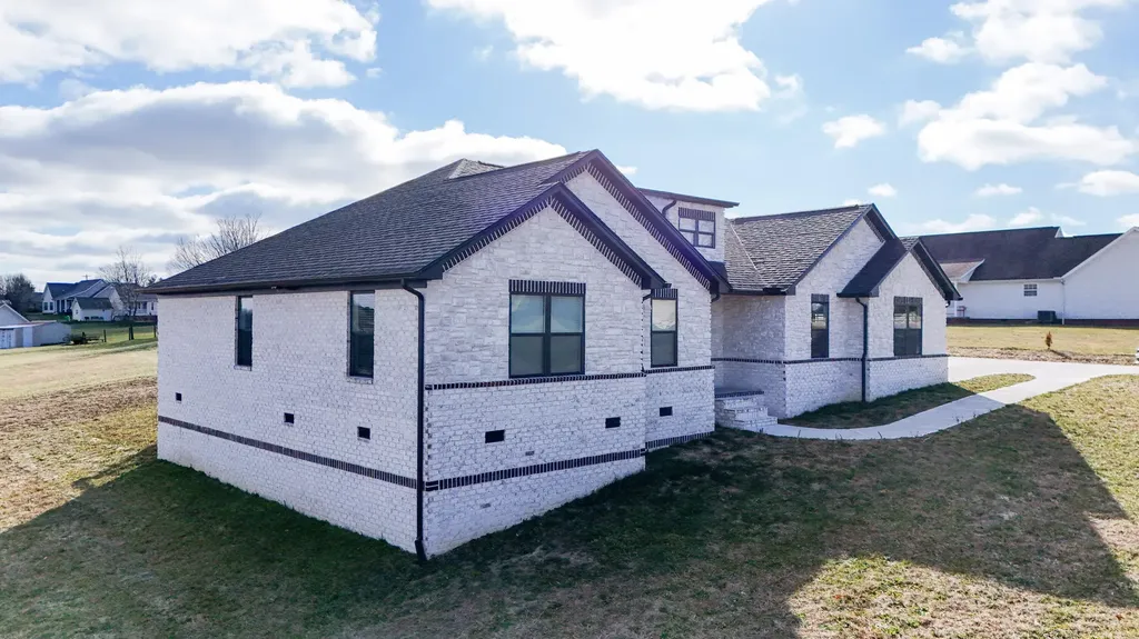 46 Caden Lane London KY 40744