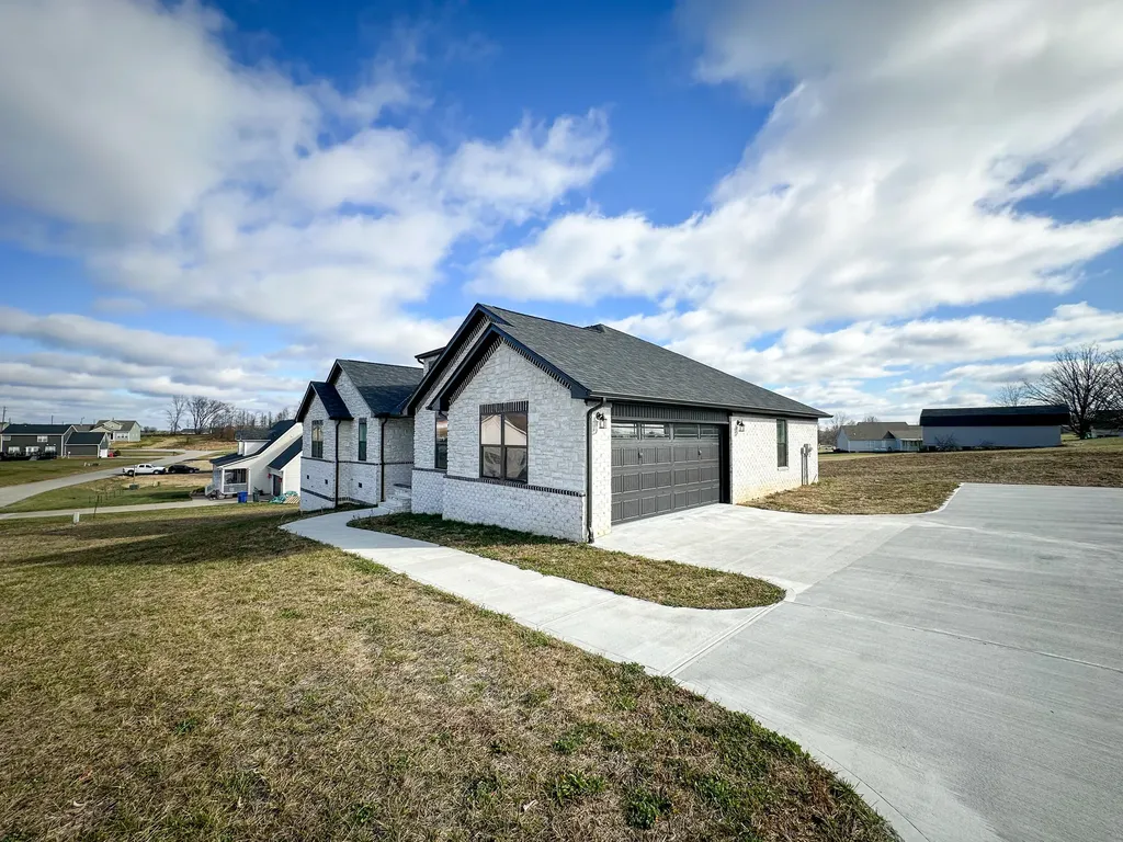 46 Caden Lane London KY 40744
