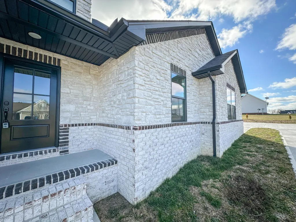 46 Caden Lane London KY 40744