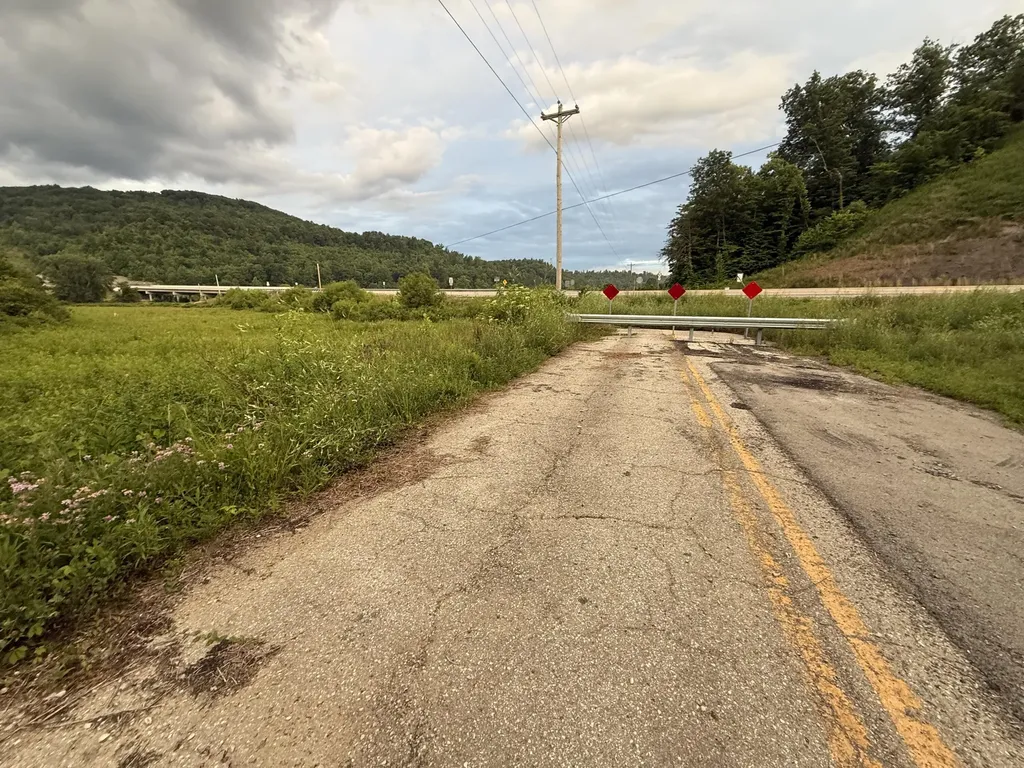 3988 Kentucky 592 Pine Knot KY 42635