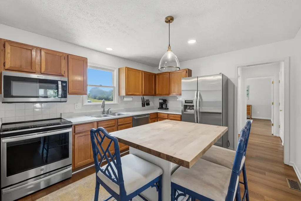 361 Colony Drive Versailles KY 40383