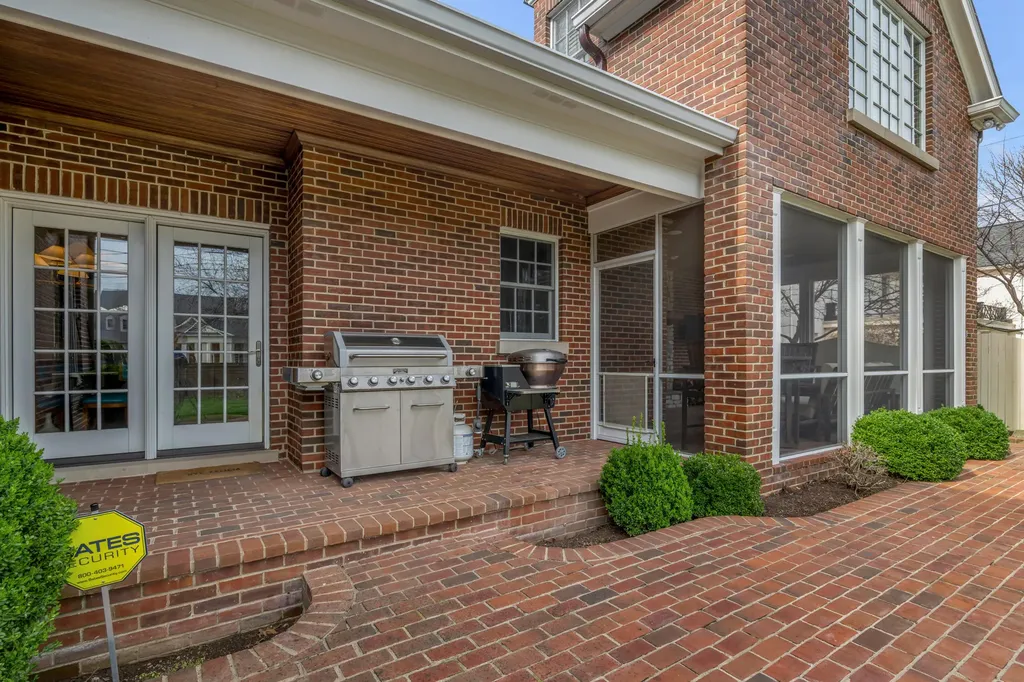 304 Holiday Road Lexington KY 40502